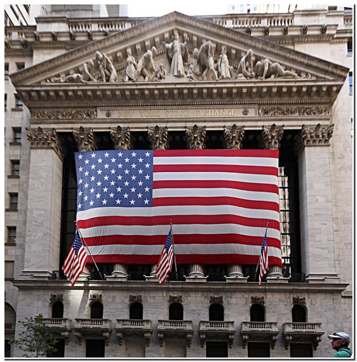800px-New_York_Stock_Exchange_Facade