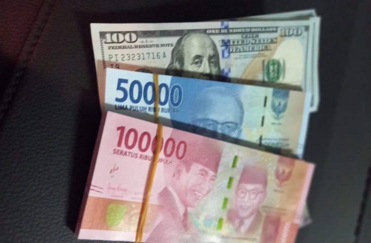 Rupiah Jumat Siang Menguat ke Level Rp17.635/USD; Lanjut Rally ke 15,5 Minggu Tertingginya