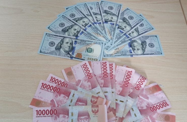Rupiah Rabu Berakhir Melemah ke Rp16.880/USD; Dollar Global Menanjak, Tensi Geopolitik Iran dolar