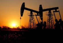 Harga Minyak Jumat Bergerak Naik; Secara Mingguan Menurun harga minyak