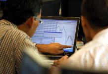 emiten barang konsumsi Investor