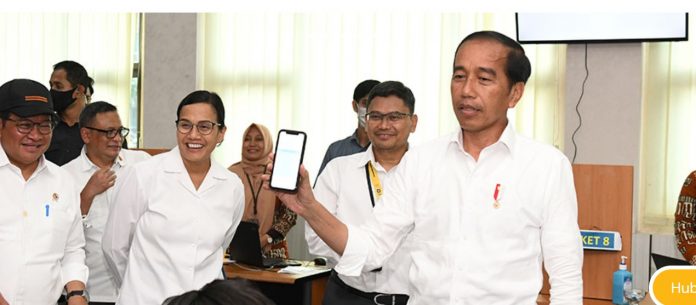 Menkeu Dampingi Presiden Cek Penyampaian SPT Pajak Menkeu Dampingi Presiden Cek Penyampaian SPT Pajak