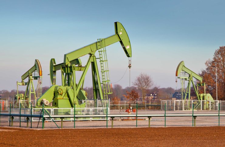 Harga Minyak Brent 1 Oktober di Eropa Tembus $100, Pasokan Tiongkok Diperketat oil