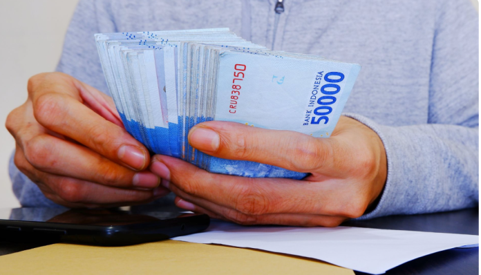 Pemerintah Salurkan Gaji Ke-13 Untuk Memberikan Multiplier Effect Bagi Perekonomian Nasional