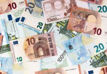 Euro Akhir Pekan Berakhir Merosot Tertekan Penguatan Dolar AS