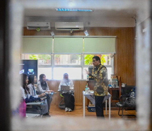 Gebrakan Baru Menkeu Sosialisasi APBN Melalui Program Kemenkeu Mengajar 10