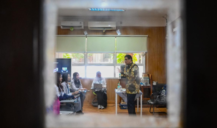 Gebrakan Baru Menkeu Sosialisasi APBN Melalui Program Kemenkeu Mengajar 10