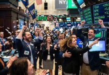 Wall Street Awal Pekan Spektakuler: Dow Jones Cetak Rekor Tertinggi dan Nasdaq Meroket 3%